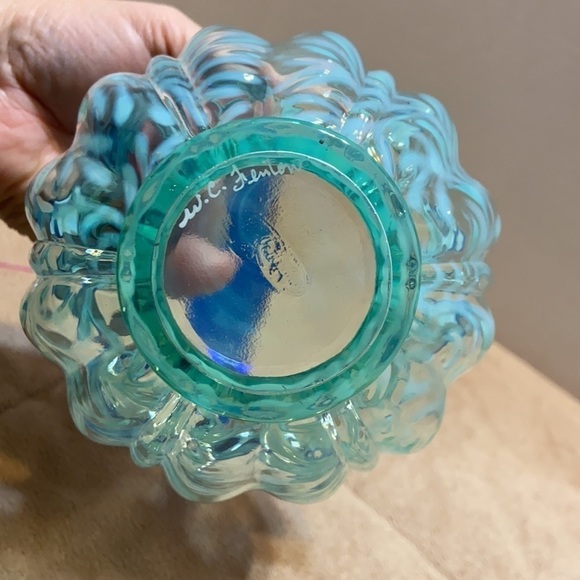 Fenton green and white iridescent glass cobalt crest signed basket - Picture 6 of 7